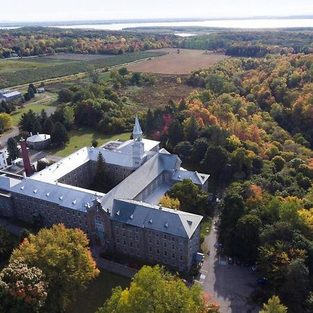 Auberge De L'Abbaye D'Oka Εξωτερικό φωτογραφία
