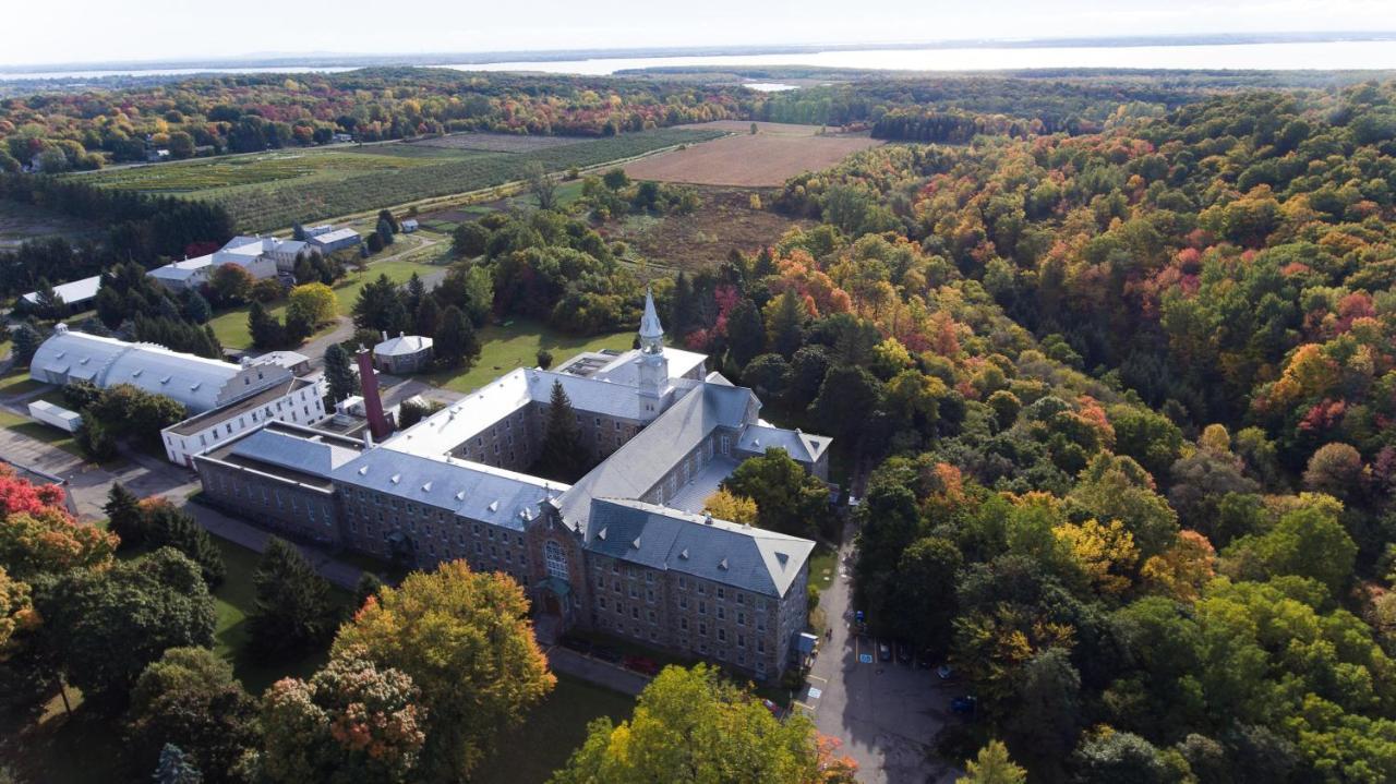 Auberge De L'Abbaye D'Oka Εξωτερικό φωτογραφία